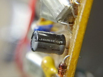 電解コンデンサはJamicon製