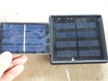 太陽電池の部分の面積は同じ