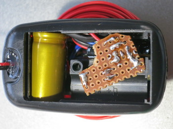 自作テールランプの内部基板は電池ボックスへ入れた