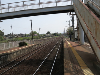 JR坂祝駅プラットフォームから高山方面を見る