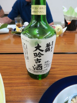 差し入れられた日本酒・葵鶴の古酒