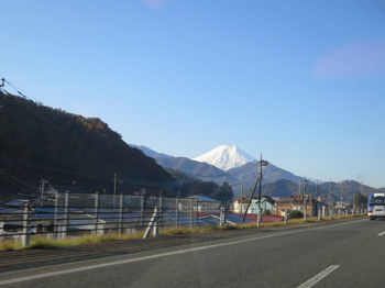 中央道富士吉田線走行中の風景