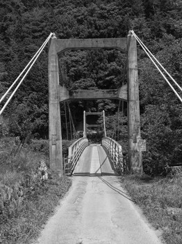 天竜川にかかる吊り橋
