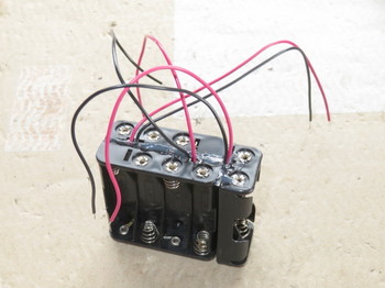 10本直列になった電池ボックス