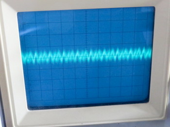 JP-8000の電源の残留ノイズ波形