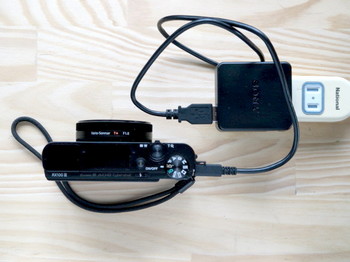 DSC-RX100M3のバッテリーはカメラごとUSBケーブル接続で充電